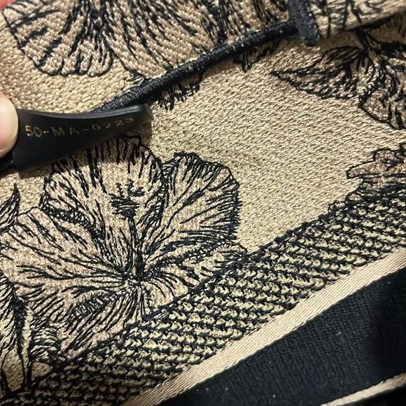 Christian Dior Tote bag - Picture 8 of 11